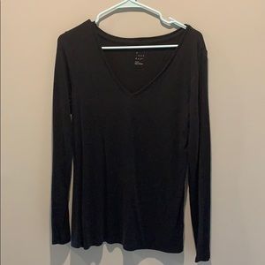 Black long sleeve v-neck